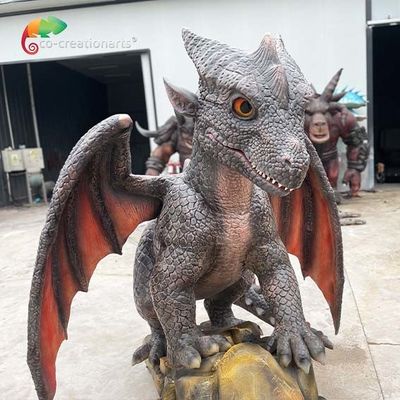 Realistyczny animatroniczny smok z przegubowymi skrzydłami i błyszczącymi szczegółami na skalę dla wciągających eksponatów